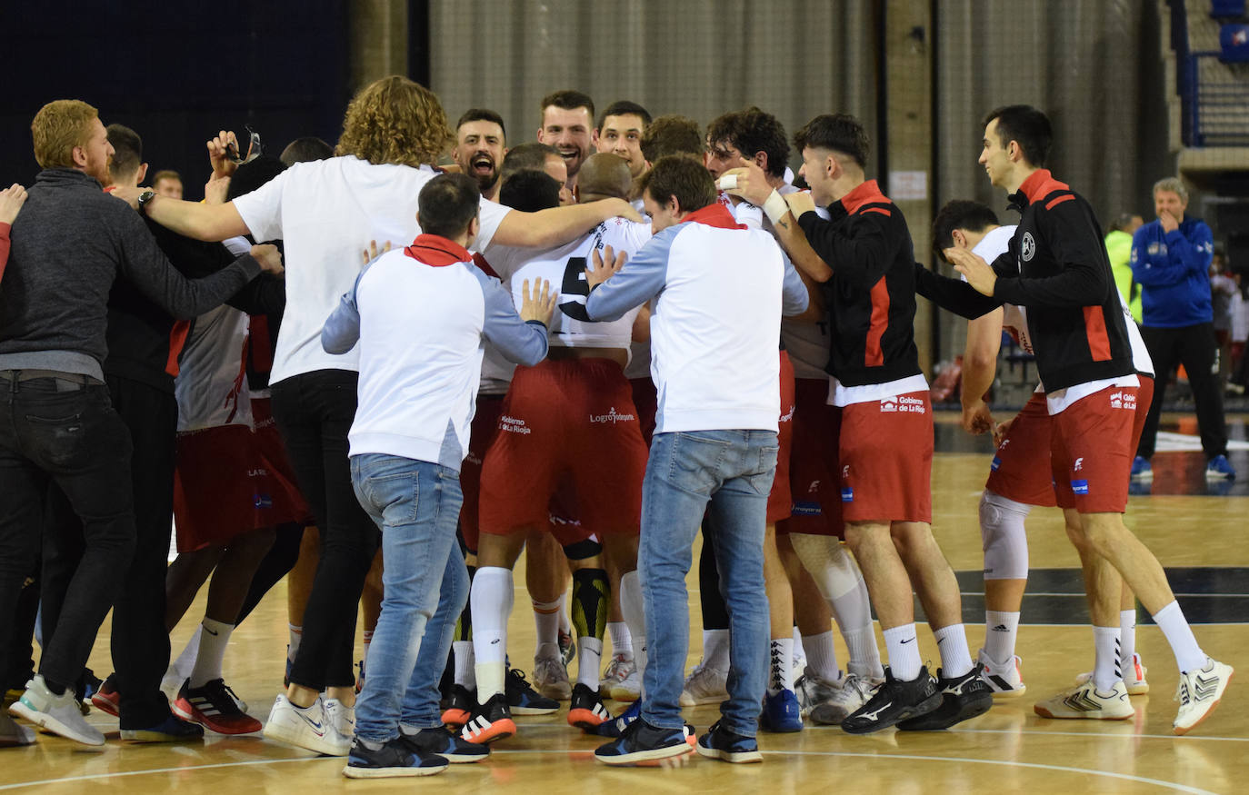 Fotos: Las imánenes del encuentro entre el Ciudad de Logroño y el Puente Genil