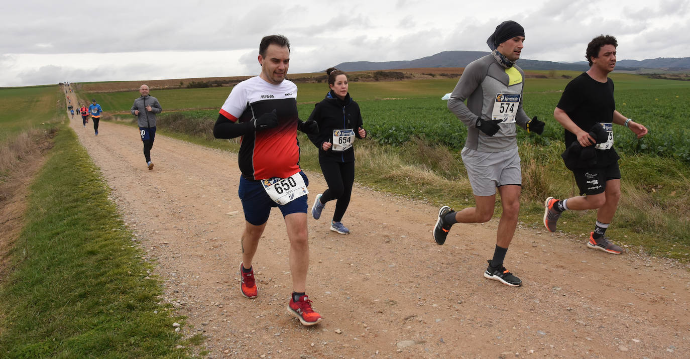 Biruk Rubio y Maite Iñigo se impusieron en la XV Media Maratón del Camino que ha reunido a más de 700 corredores.