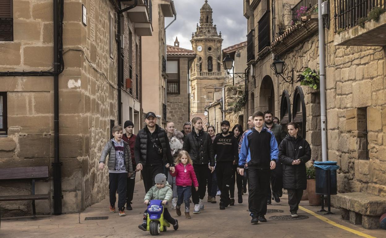 Cuatro familias procedentes de Ucrania llegaron la semana pasada a Ábalos. 