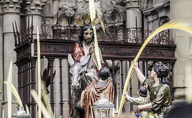 Imagen de 'la Borriquilla' en la puerta de La Redonda. 