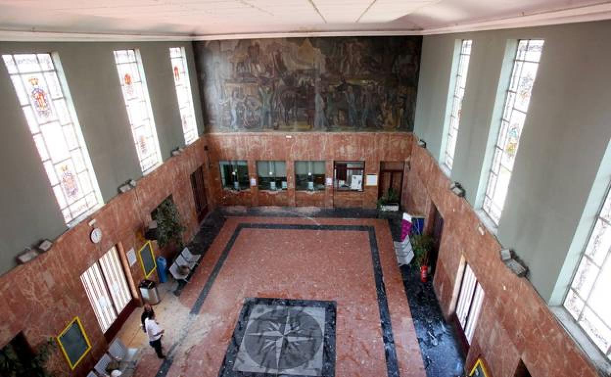 El PR+ pedirá instalar los murales y vidrieras de la antigua estación de tren en la de autobuses