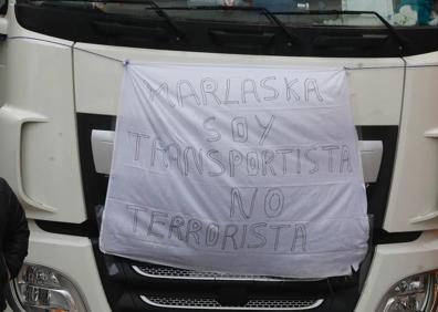 Imagen secundaria 1 - 78 camiones han participado en la marcha lenta por la circunvalación de Logroño