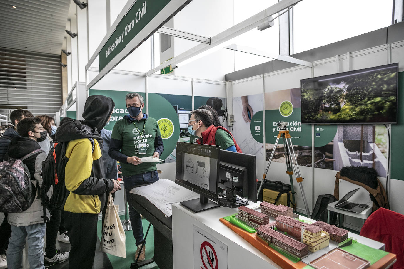 Fotos: Feria de Formación Profesional en Riojafórum