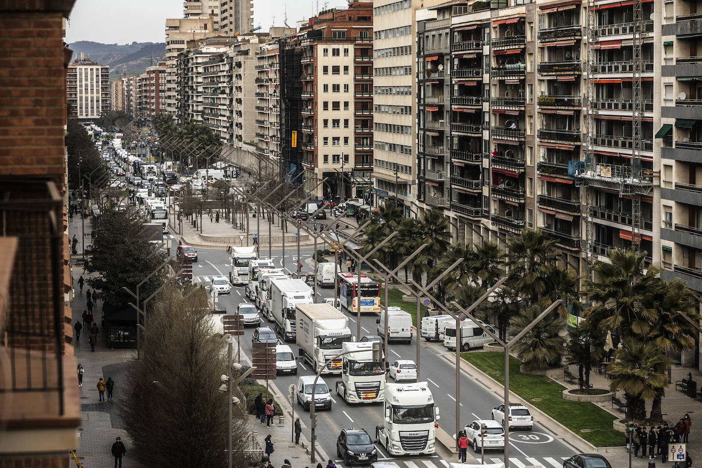 La tercera marcha de camiones recorre este jueves las calles del centro de Logroño. 