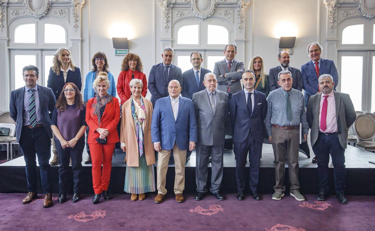 El Colegio de Abogados de La Rioja renueva su junta y homenajea a sus profesionales