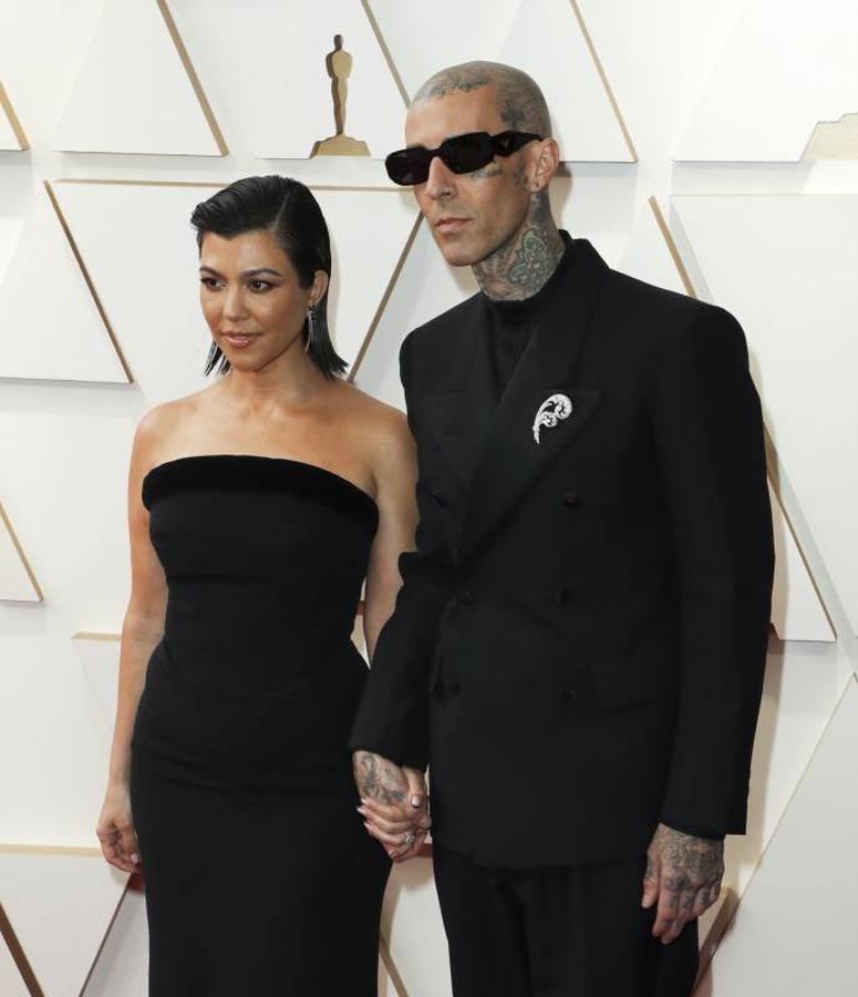 La empresaria Kourtney Kardashian y su pareja, Travis Barker.