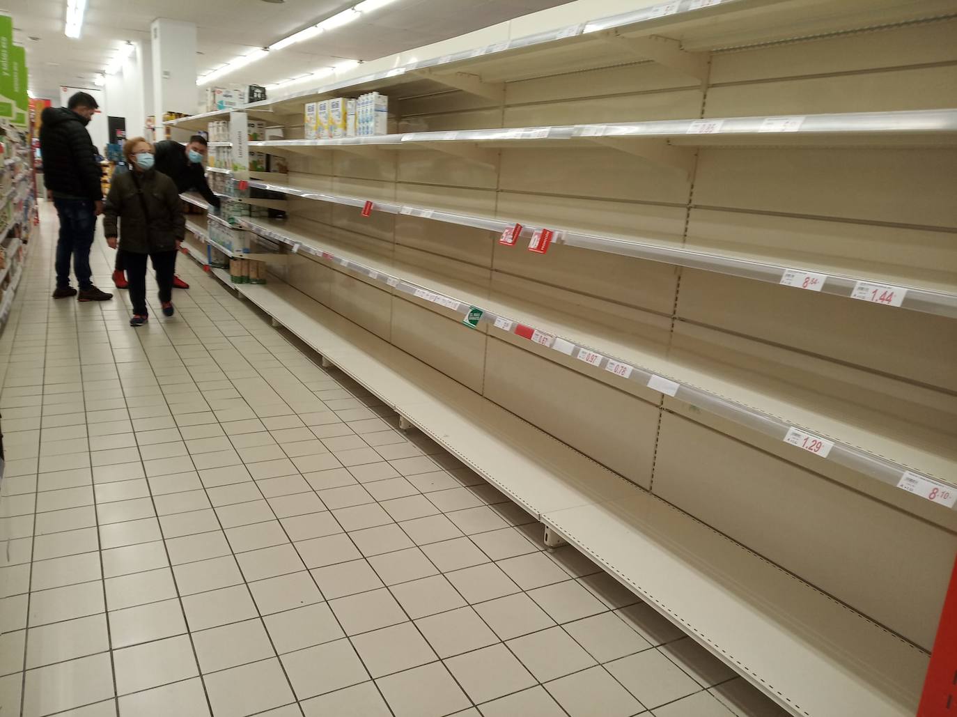 Fotos: La Rioja sortea el desabastecimiento, pero continúa escaseando algún alimento básico