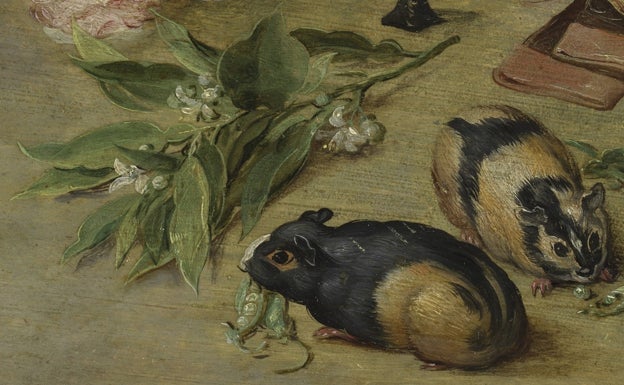 Imagen principal - Detalles del lienzo de Brueghel alusivos a los aromas 'Flor de naranjo' (arriba) y 'Alegoría' y 'Civeta (abajo). 