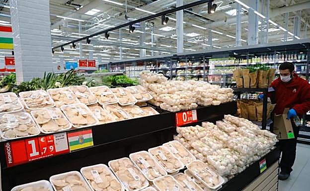 Imagen principal - Así es el «nuevo» Alcampo de Logroño tras una reforma de 6 millones de euros