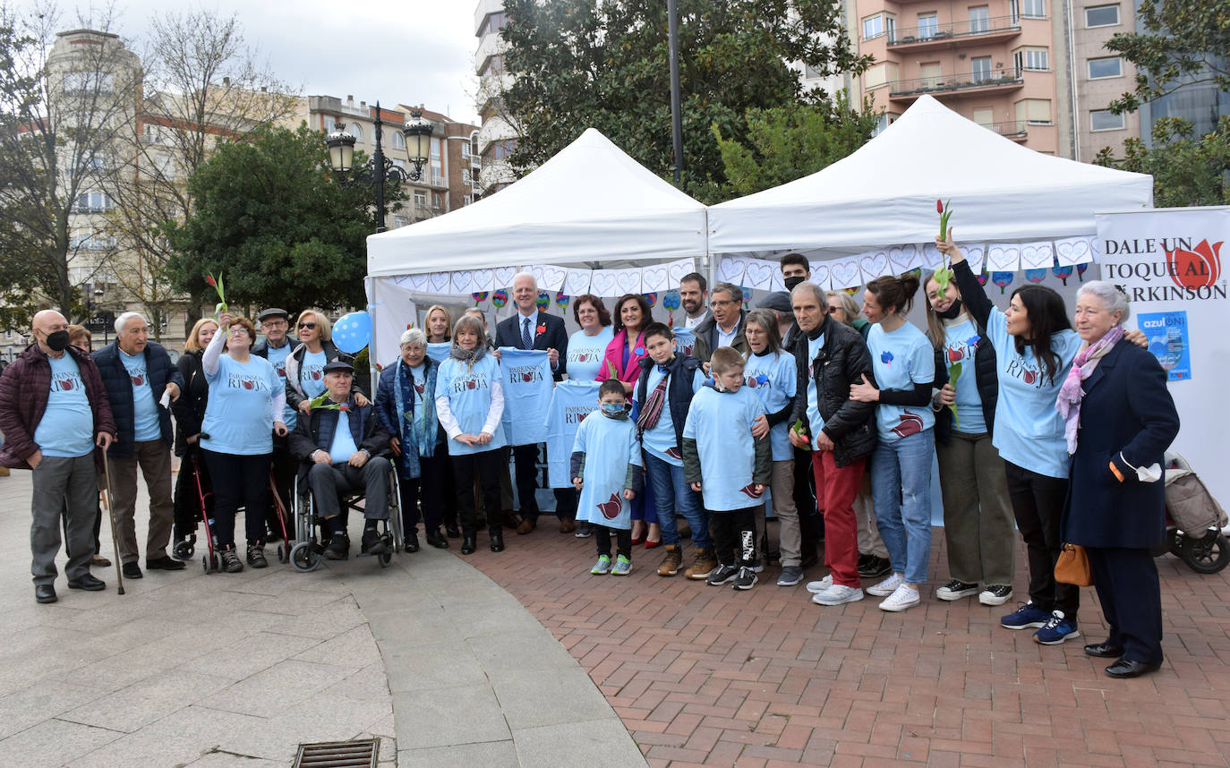 Fotos: Actividades en El Espolón con motivo del Día Mundial del Parkinson