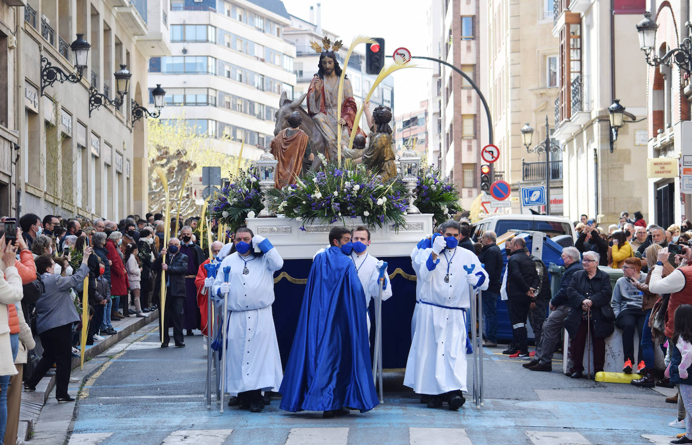 Fotos: Los niños protagonizan la procesión de la Borriquilla de Logroño