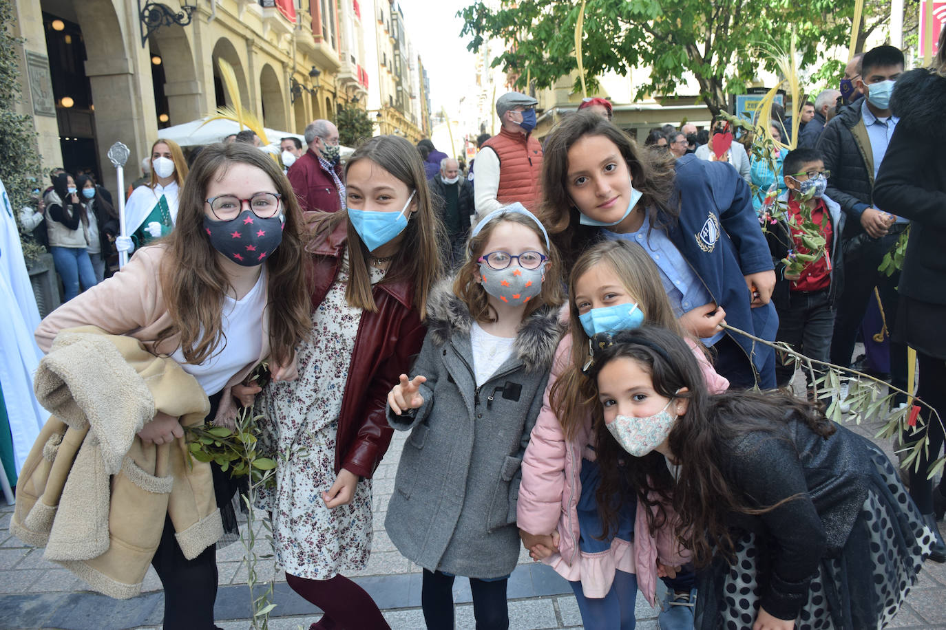 Fotos: Los niños protagonizan la procesión de la Borriquilla de Logroño