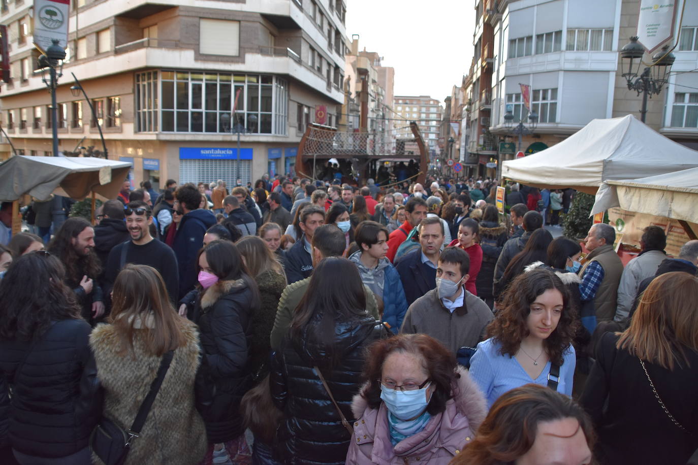 Fotos: Mercado y ambiente del Mercaforum de Calahorra