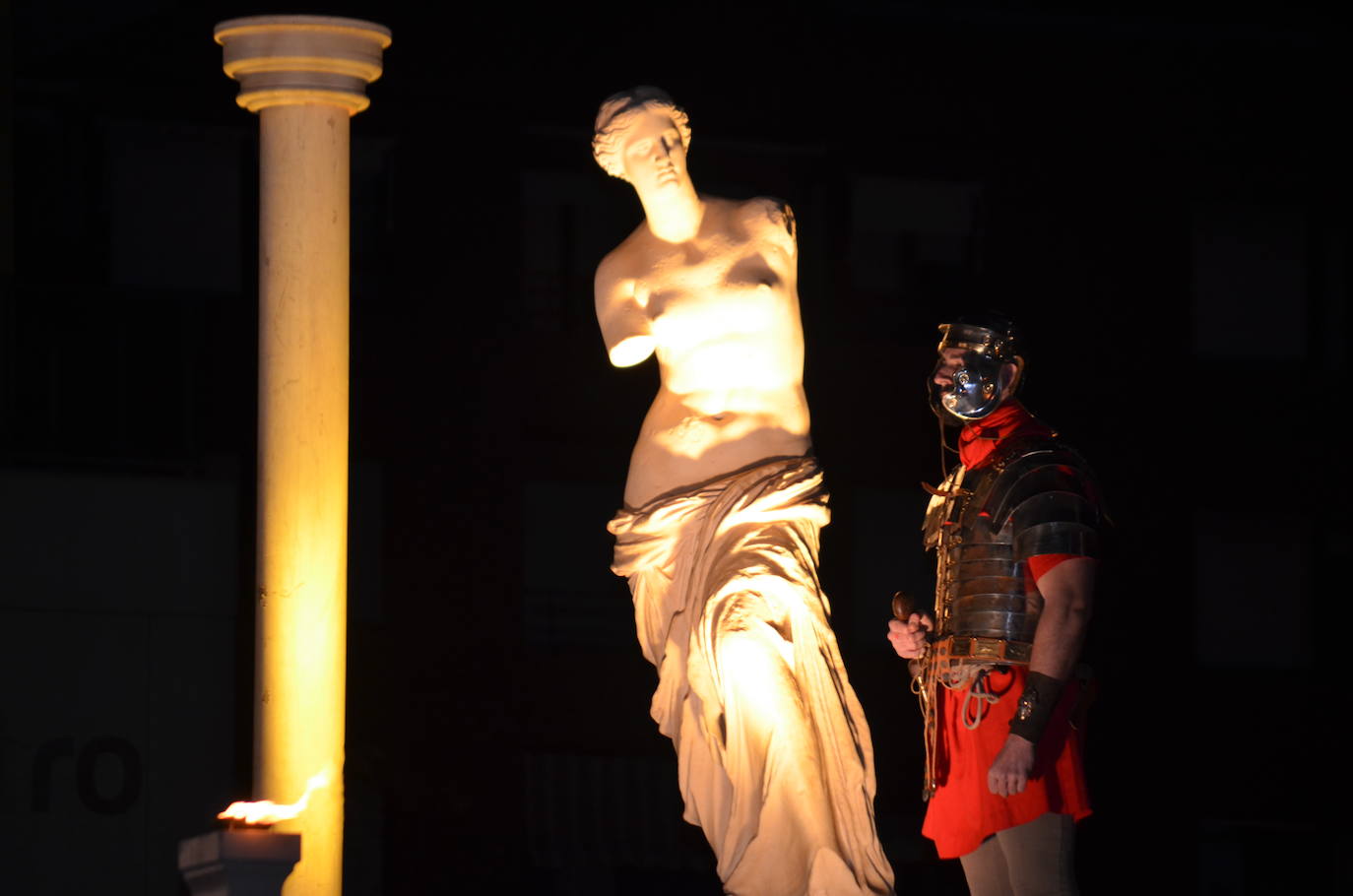 Paso Viviente puso en escena la noche del Jueves Santo la muerte y resurrección de Jesucristo ante miles de personas. 