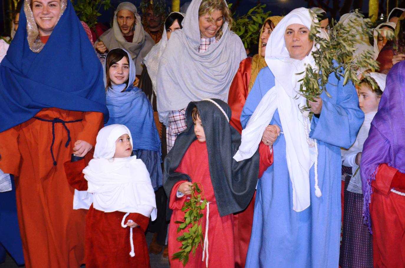 Paso Viviente puso en escena la noche del Jueves Santo la muerte y resurrección de Jesucristo ante miles de personas. 