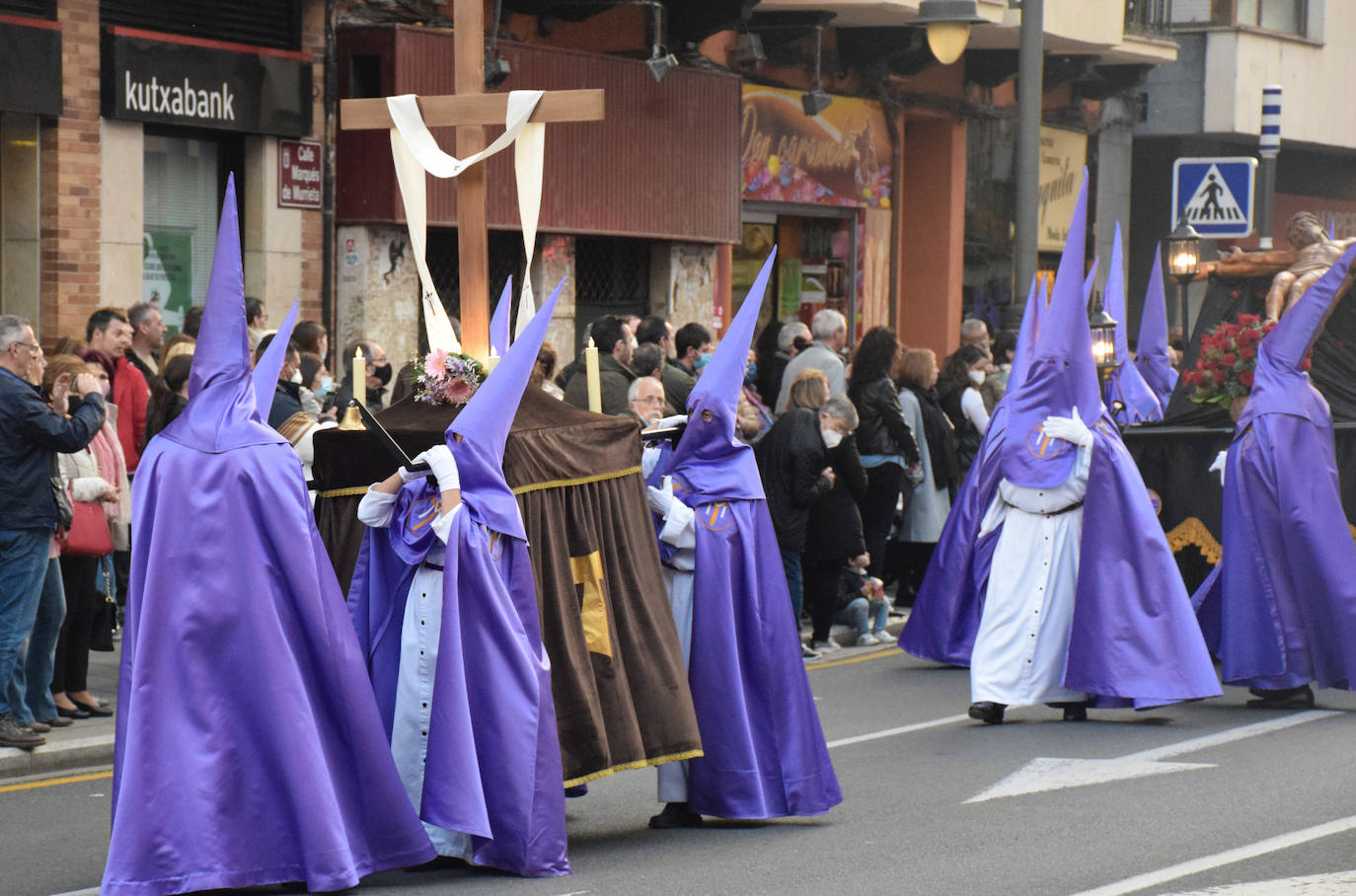 Fotos: Vía Crucis de la Cofradía de Nuestra Señora de la Piedad