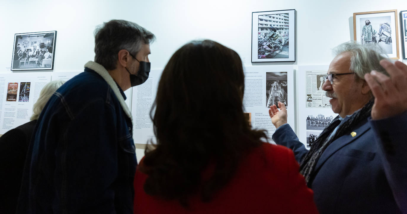 Fotos: Una exposición en la Biblioteca de La Rioja homenajea al poeta y periodista Roberto Iglesias