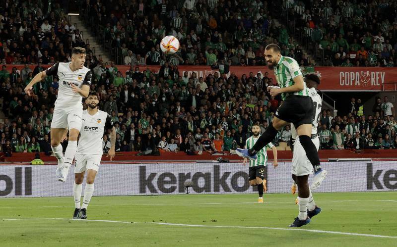 El cabezazo del Panda que abrió la final.