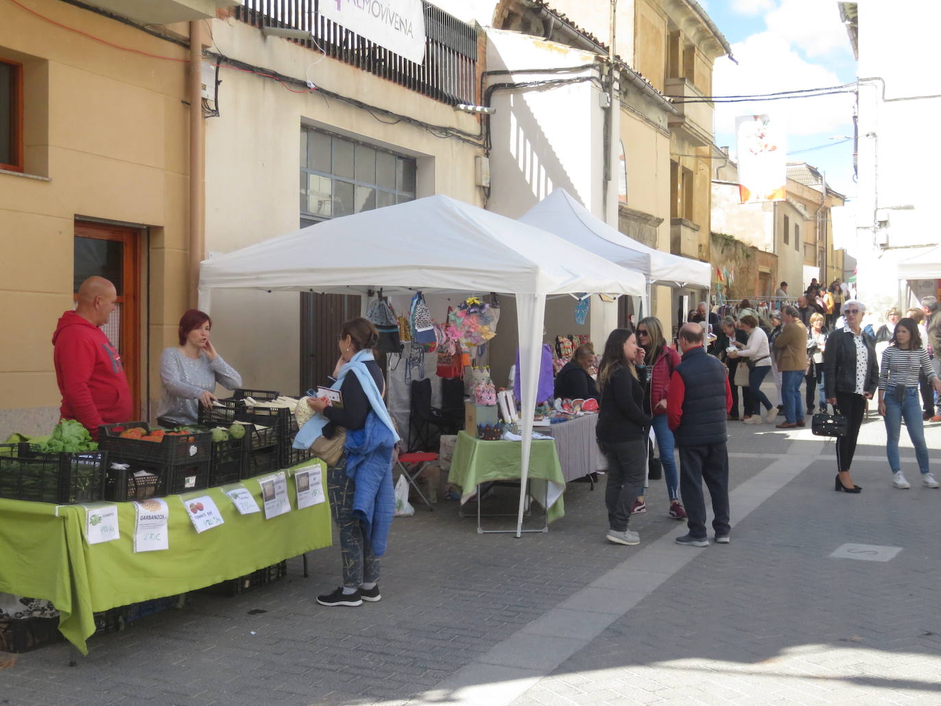 Fotos: Herce reparte 1.300 raciones en la Feria de la Cebolla Asada