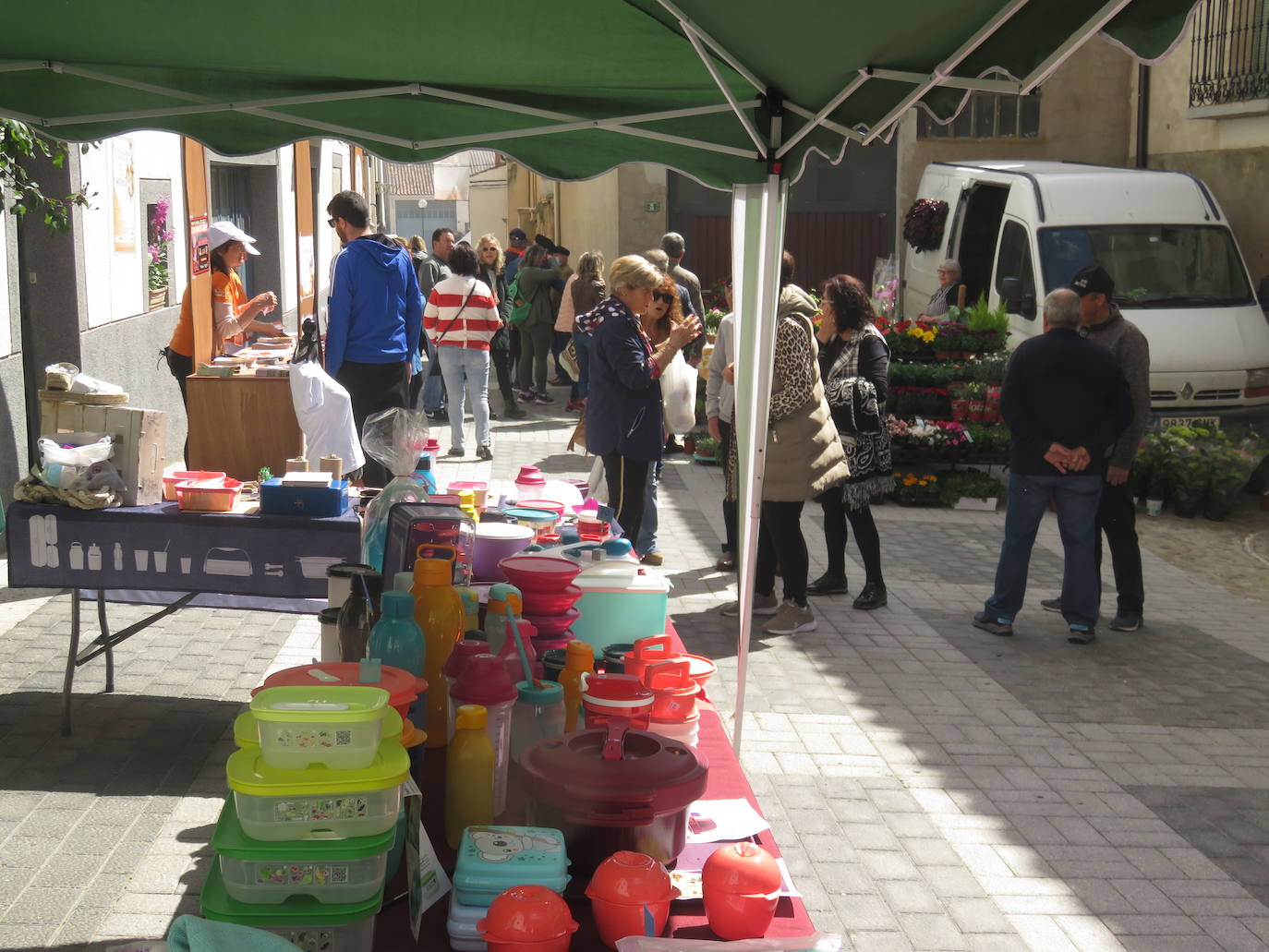 Fotos: Herce reparte 1.300 raciones en la Feria de la Cebolla Asada