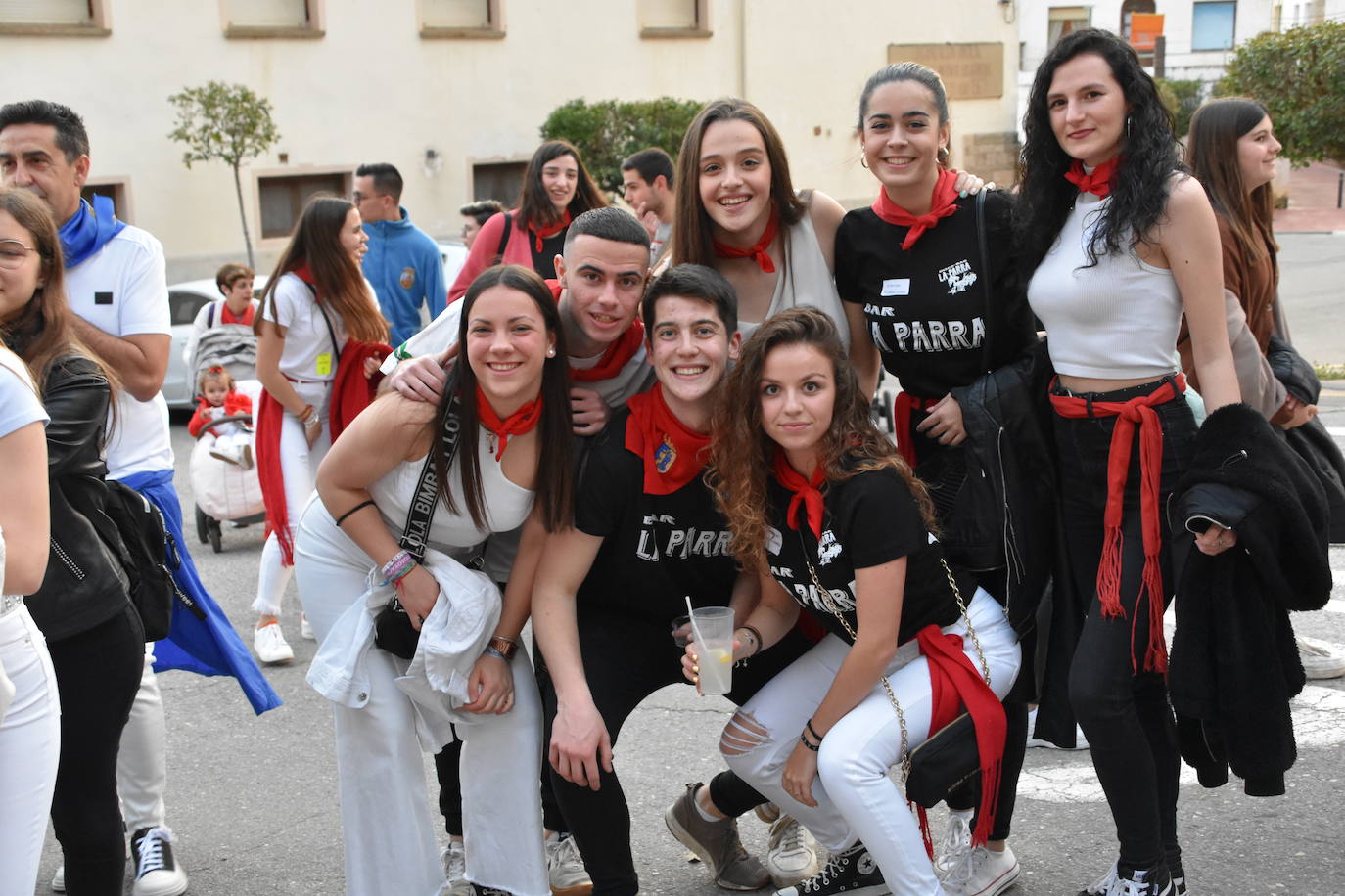 Fotos: Vacas de noche y ranchos en fiestas de Quel