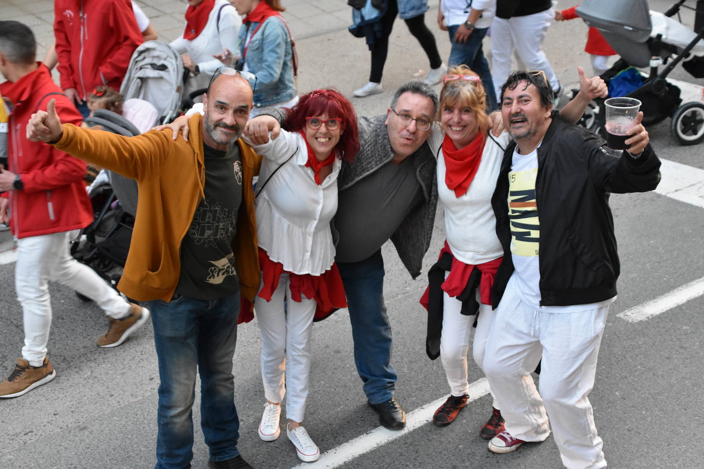 Fotos: Vacas de noche y ranchos en fiestas de Quel