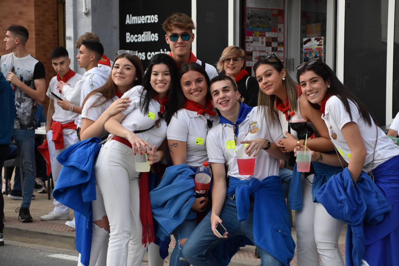Fotos: Vacas de noche y ranchos en fiestas de Quel