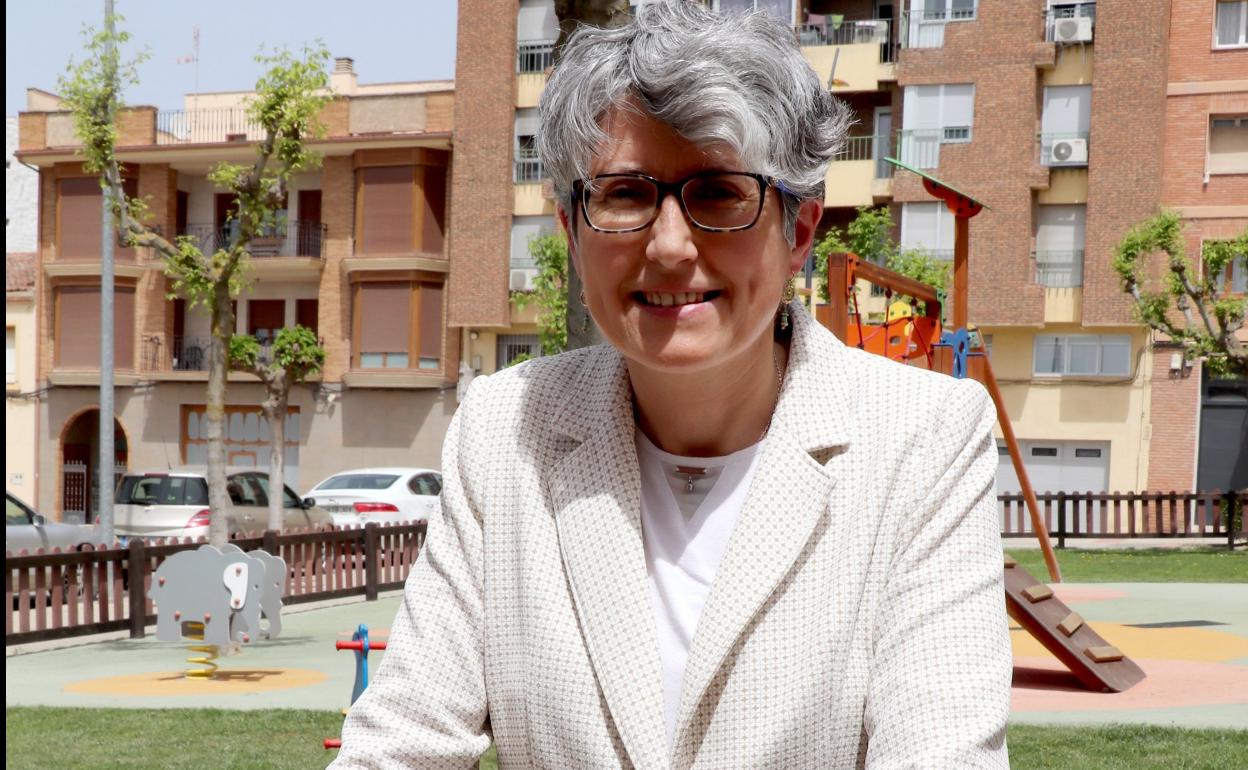 Silvia Fauste, en uno de los parques infantiles de Alfaro. 