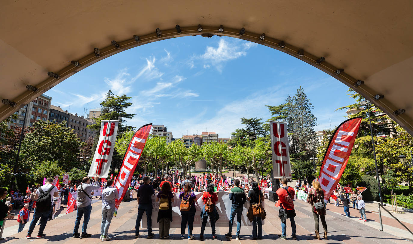 Fotos: Manifestación principal del Primero de Mayo en La Rioja