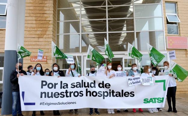 «Las enfermeras no podemos más», claman ante el hospital de Calahorra