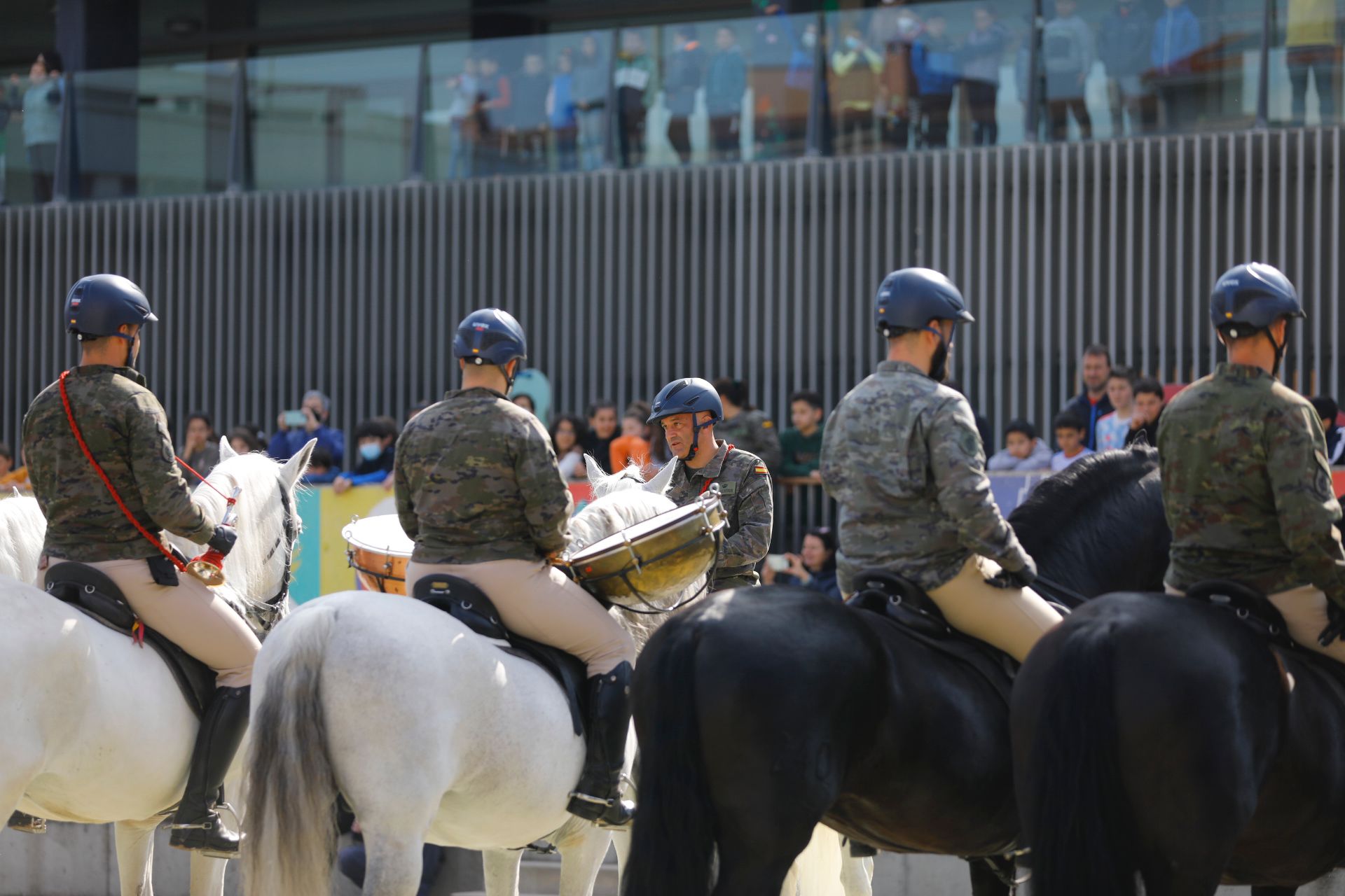 Fotos: La Guardia Real hace parada en Alberite