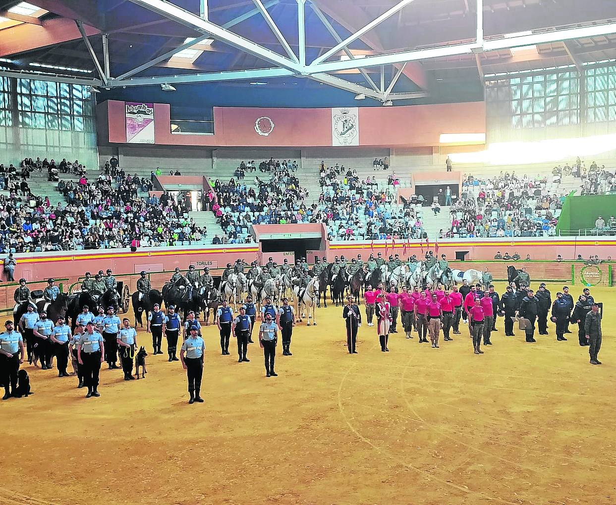 La plaza de toros de Arnedo ha acogido las actividades de la Guardia Real.