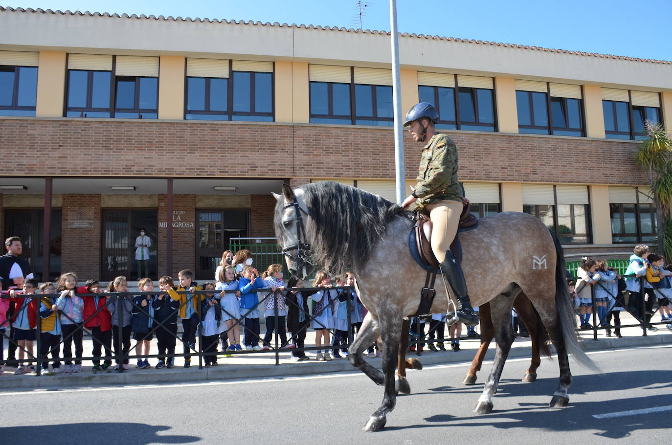 Fotos: Desfile de la Guardia Real a caballo por Calahorra