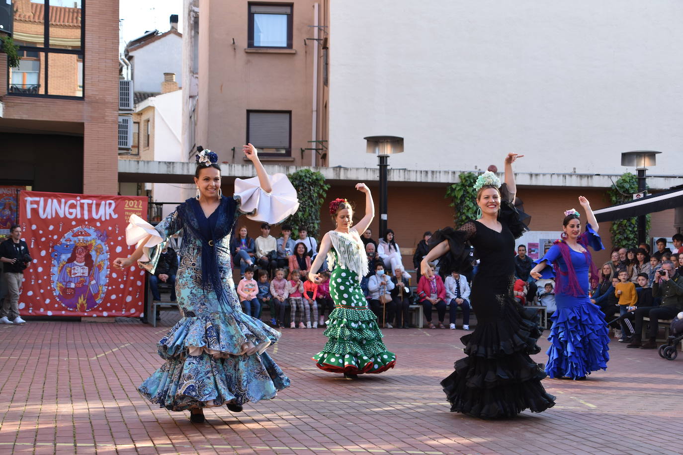 Fotos: Comienza Fungitur con danza, ruta de pinchos y nueva mascota