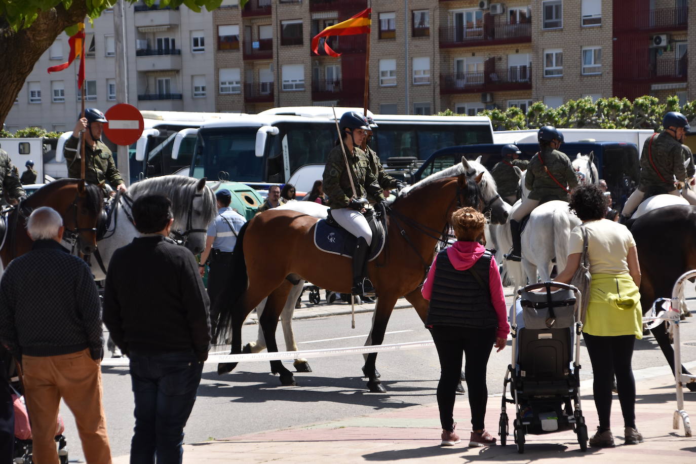 Fotos: Exhibición de la Guardia Real en la plaza de toros de Calahorra