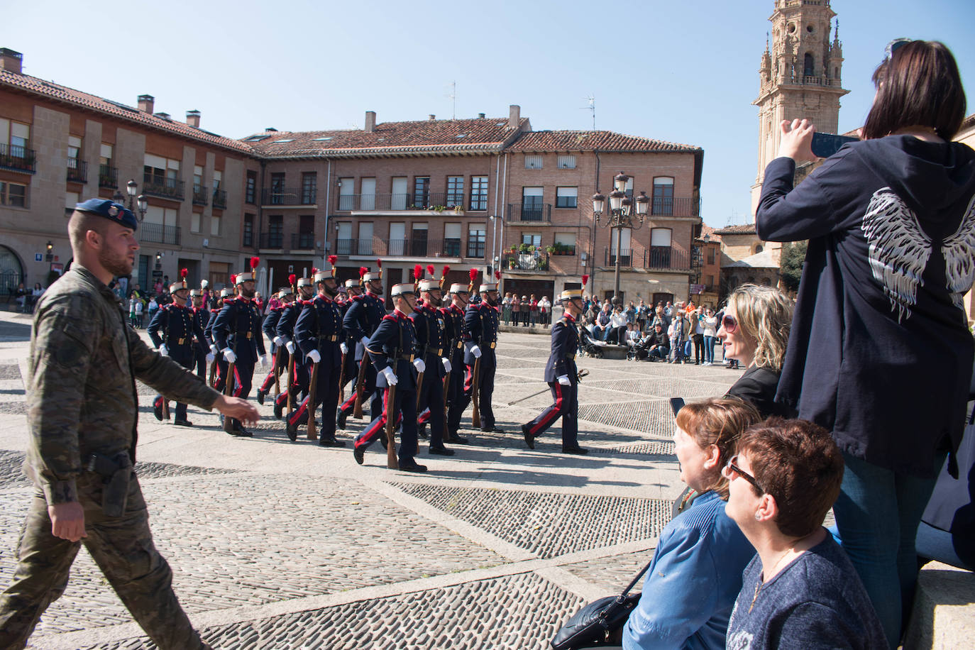 Fotos: La Guardia Real, en las calles de Santo Domingo de la Calzada