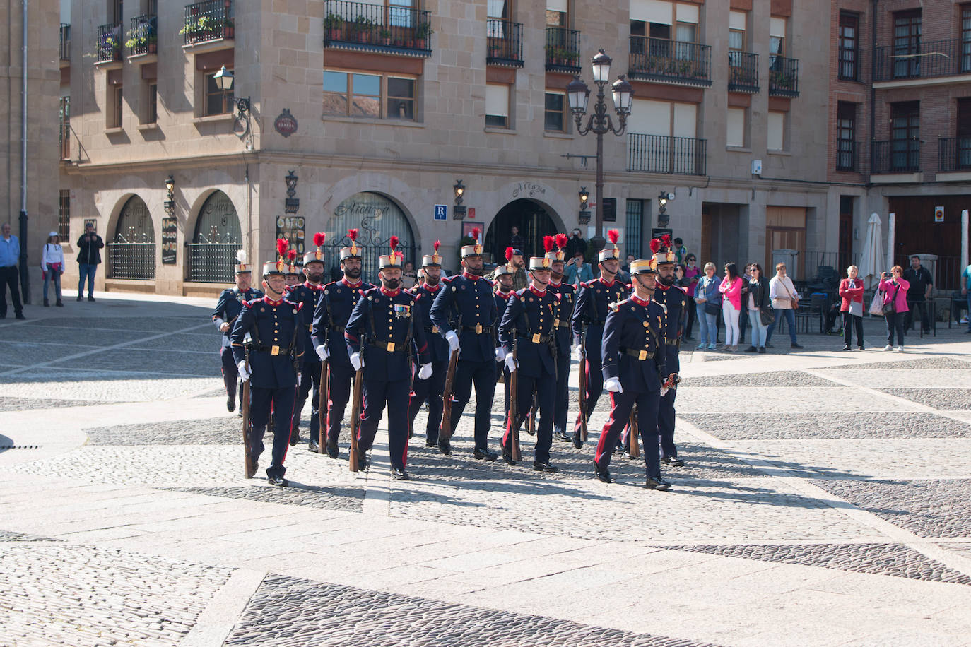 Fotos: La Guardia Real, en las calles de Santo Domingo de la Calzada