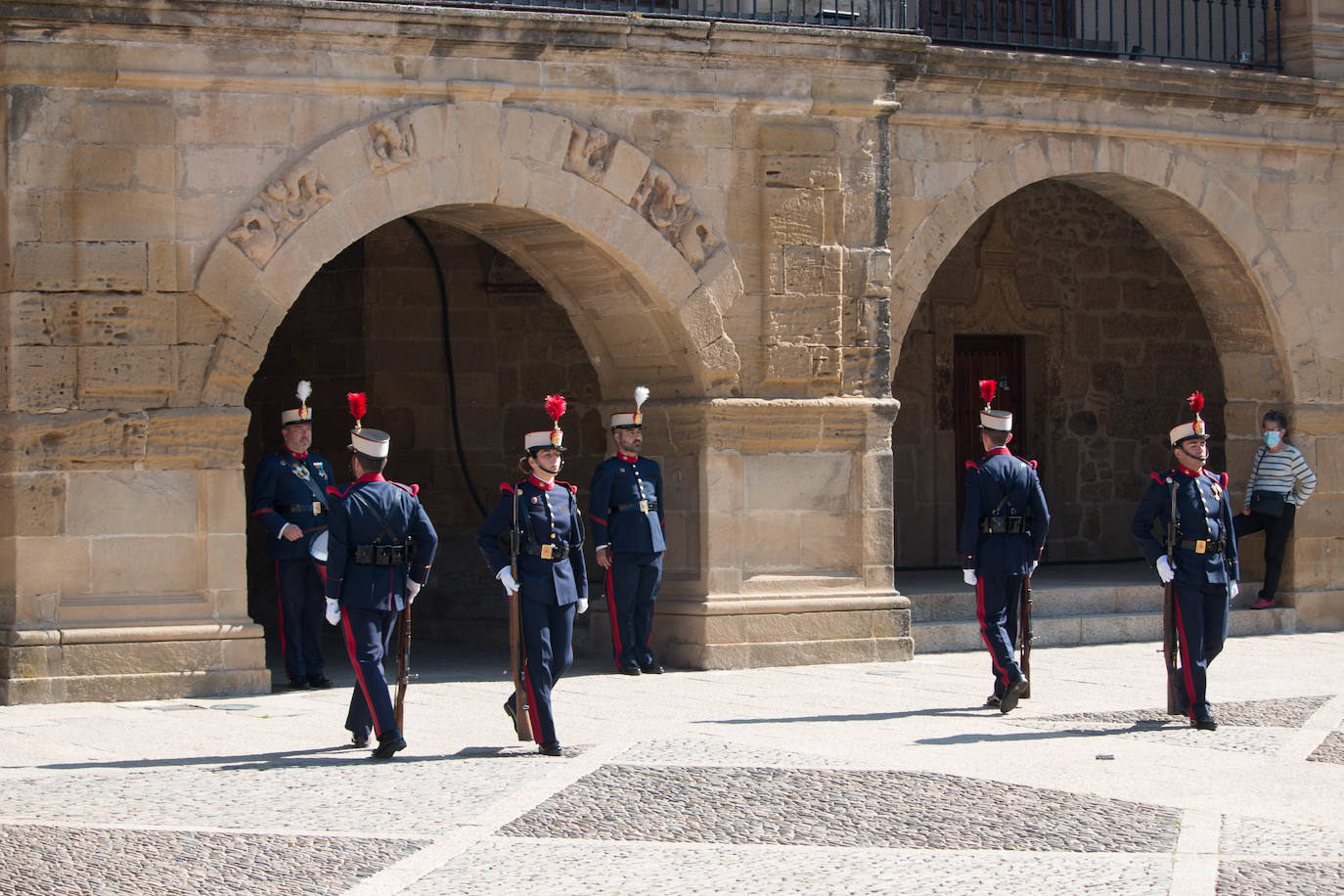 Fotos: La Guardia Real, en las calles de Santo Domingo de la Calzada