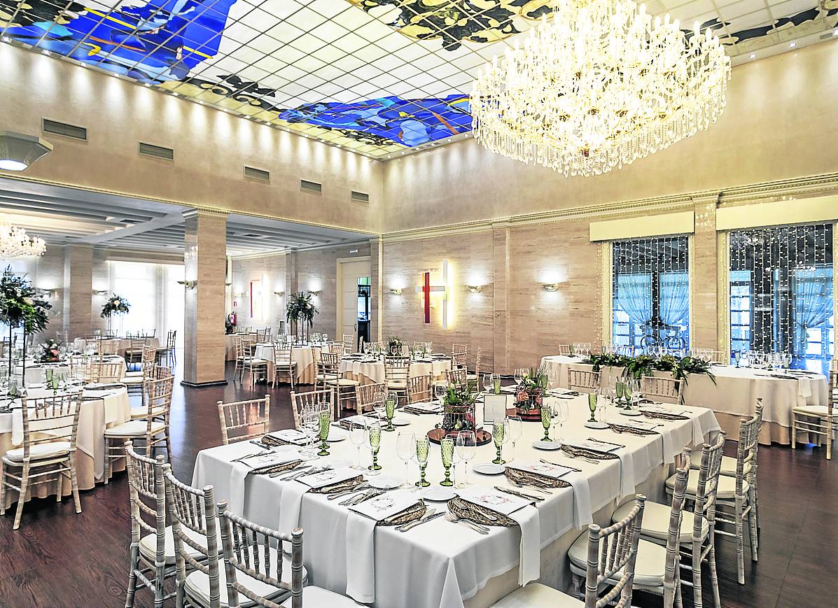 Un salón de Villa Cañas, preparado para una boda celebrada ayer. 