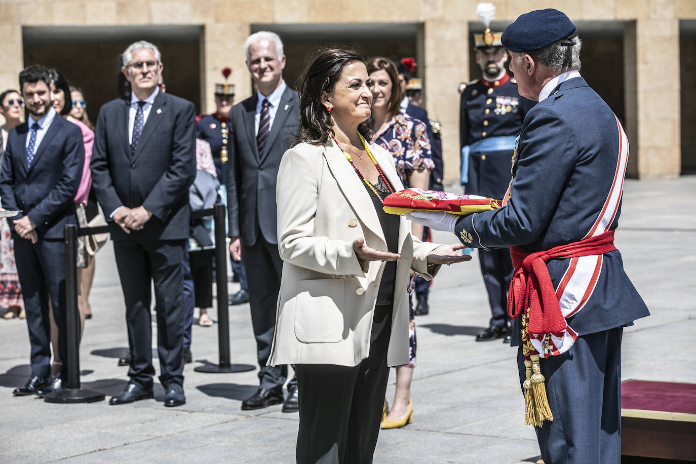 Fotos: 370 personas juran bandera en Logroño