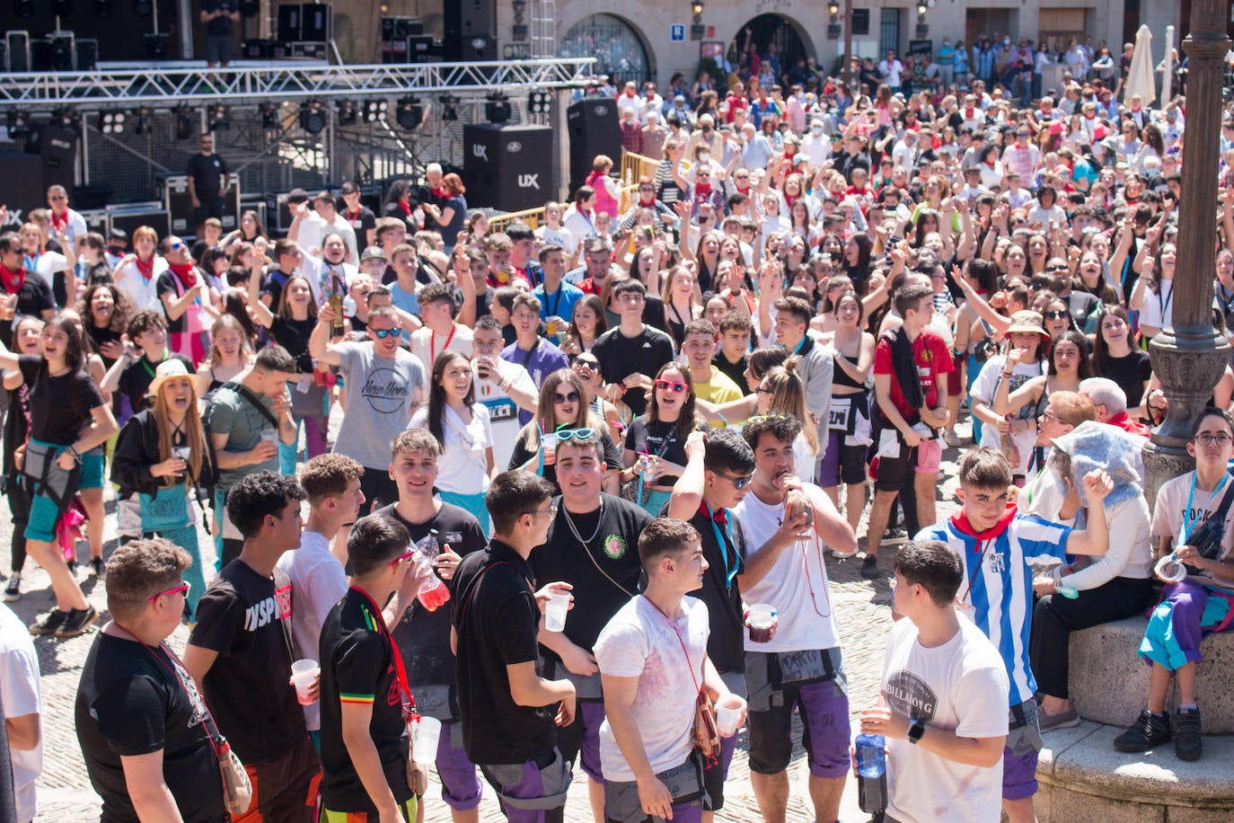 Fotos: Santo Domingo de la Calzada dispara el cohete de sus fiestas del Santo