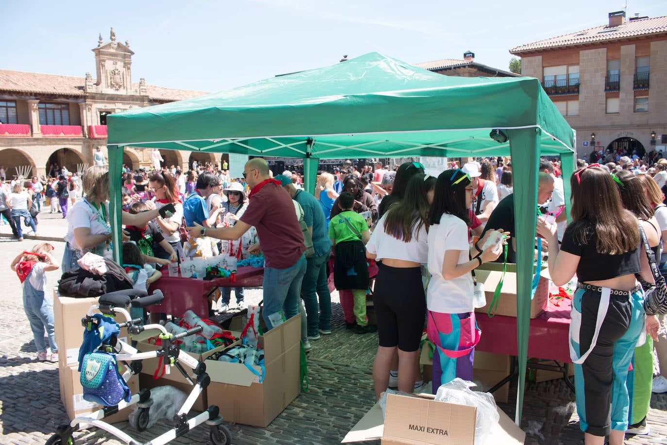 Fotos: Santo Domingo de la Calzada dispara el cohete de sus fiestas del Santo