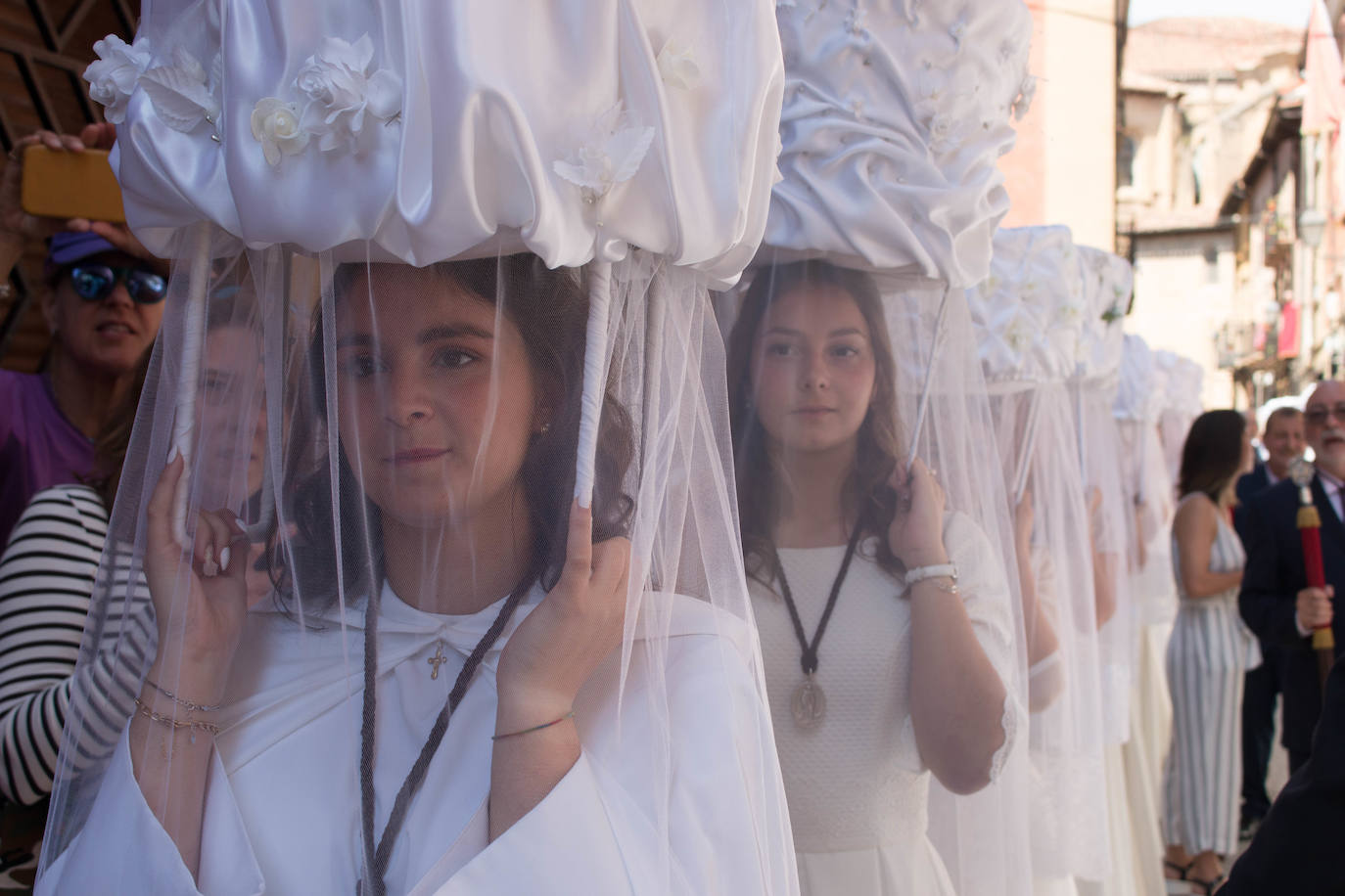 Fotos: Procesión de las doncellas en Santo Domingo de la Calzada