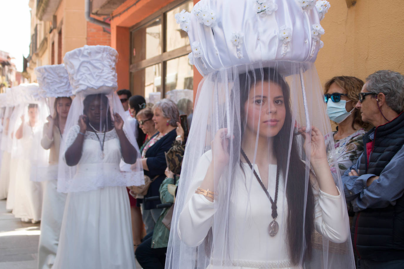 Fotos: Procesión de las doncellas en Santo Domingo de la Calzada