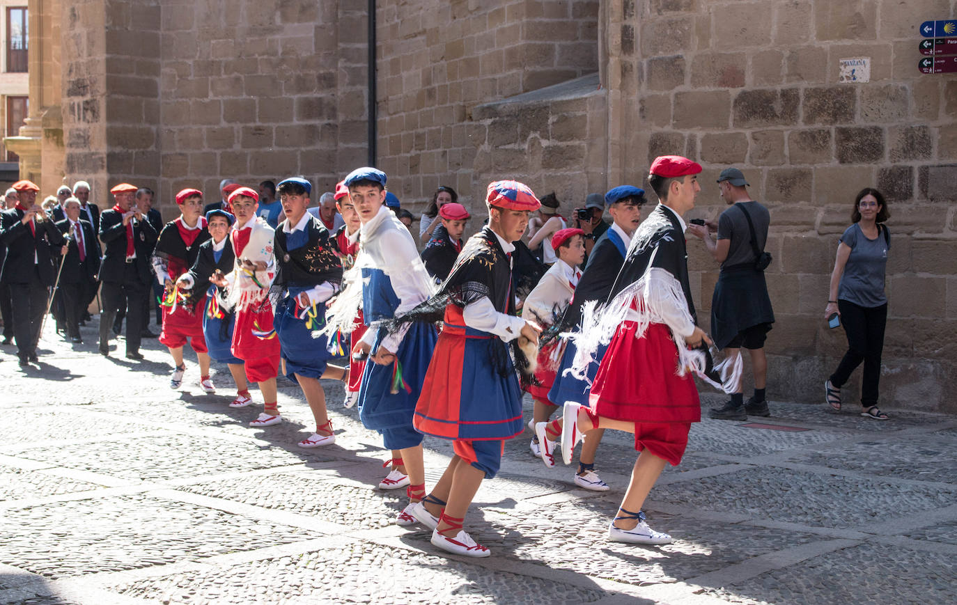 Fotos: Procesiones de Los Ramos y de Las Prioras en Santo Domingo de la Calzada