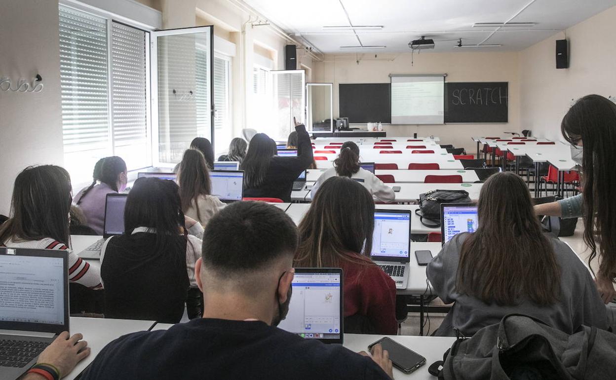 Un aula de la UR, en una imagen de archivo.