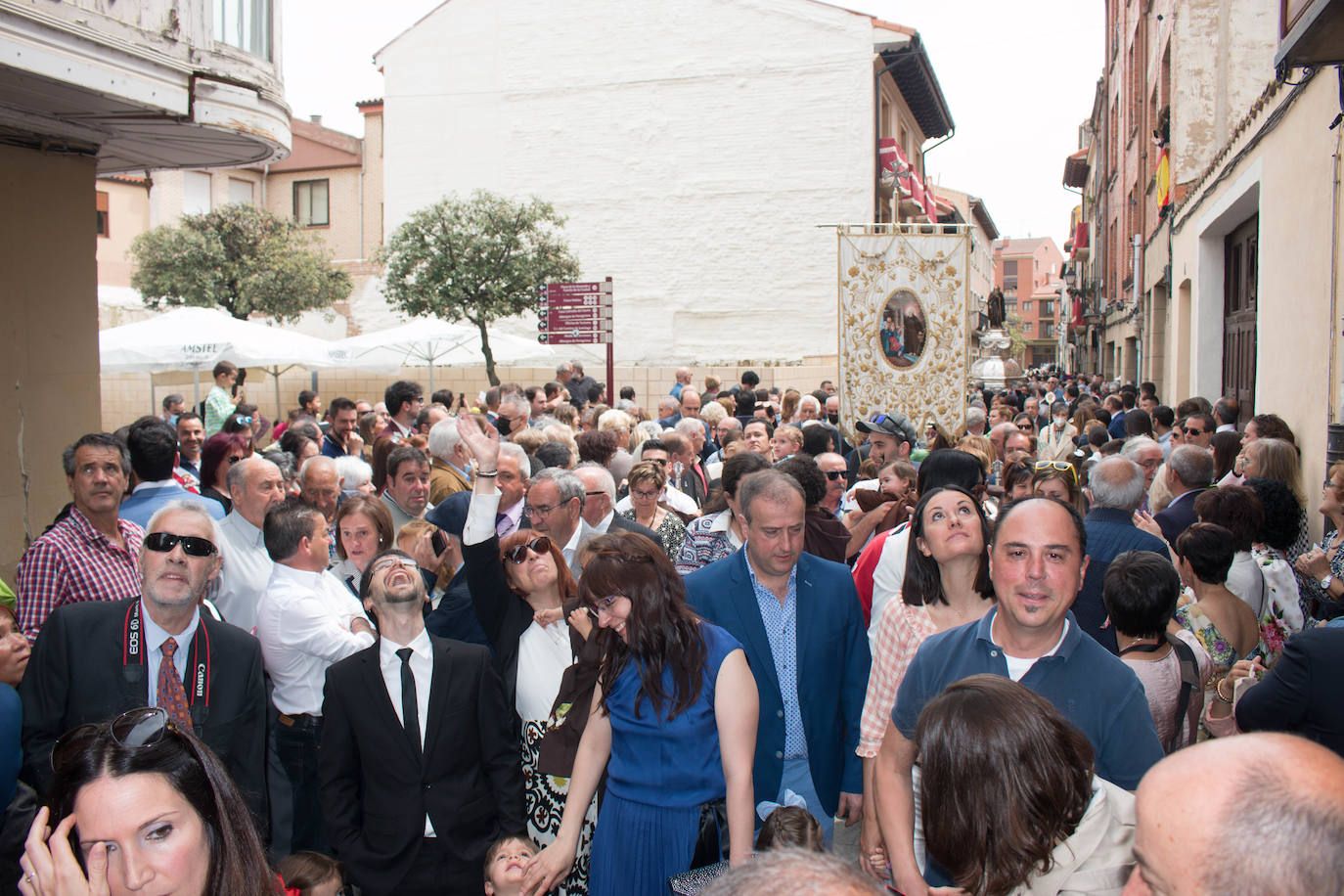 Fotos: Almuerzo y procesión del Santo en la festividad de Santo Domingo de la Calzada