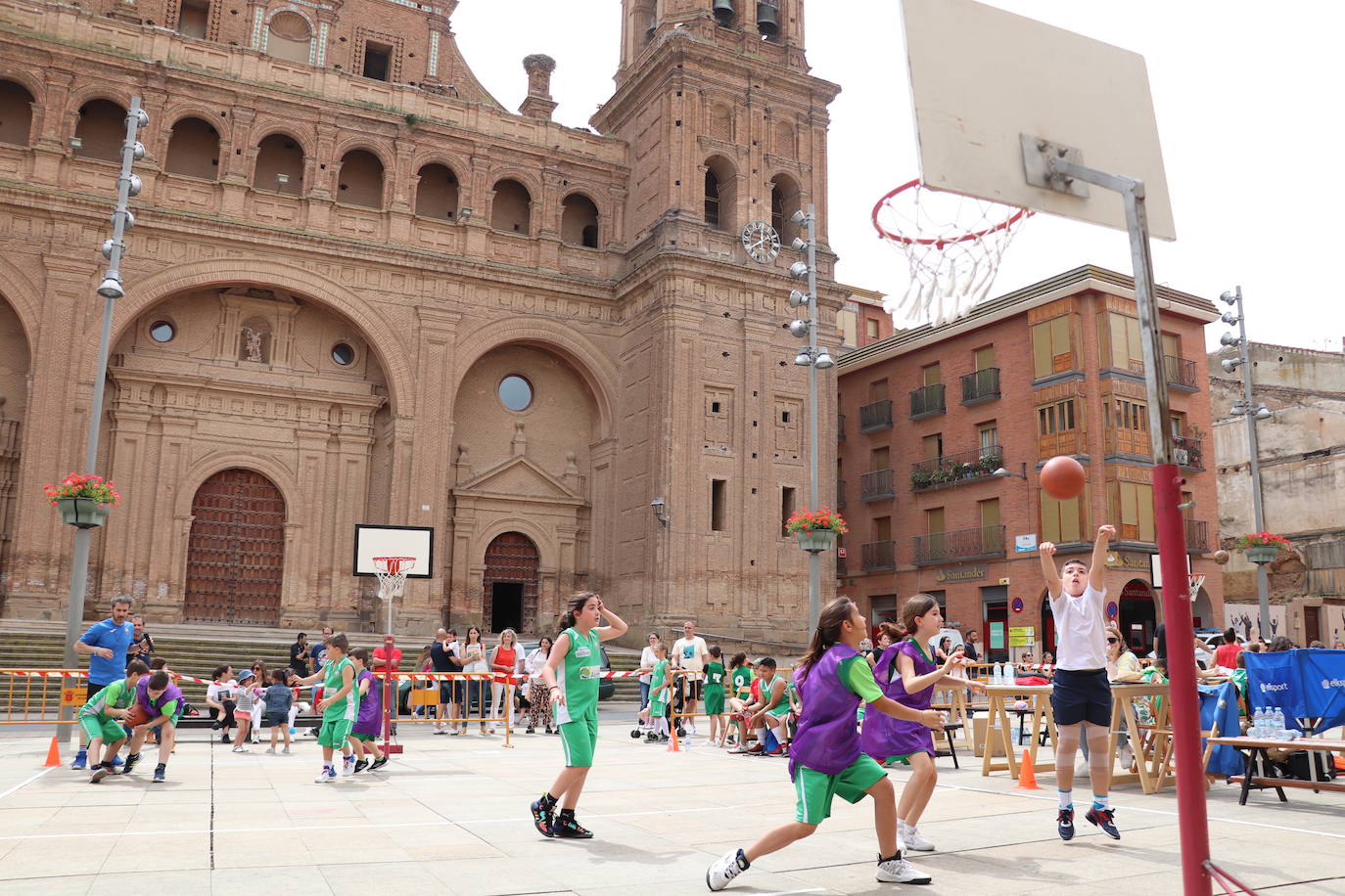 Fotos: Alfaro disfruta se la segunda jornada de las fiestas de Primavera