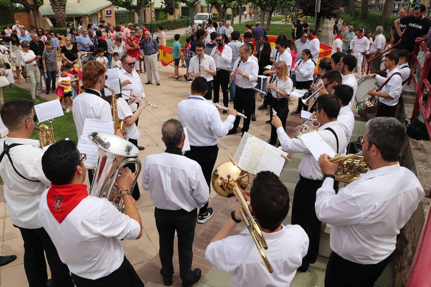 Fotos: Alfaro disfruta se la segunda jornada de las fiestas de Primavera