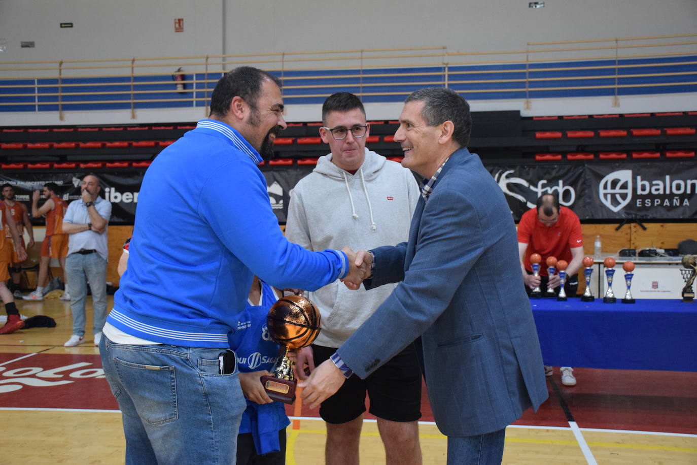 Fotos: Lobete acoge el Día del Baloncesto